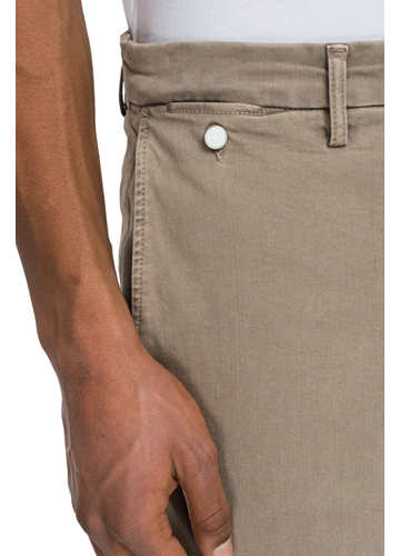 Replay BENNI HYPERFLEX REGULAR FIT CHINO HLAČE U BEŽ BOJI M9722E 8366197 - 4