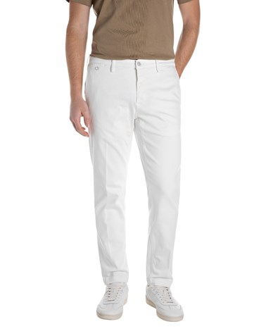 M9722E 8366197 Replay benni hyperflex regular fit chino hlače u bijeloj boji m9722e 8366197 Replay benni hyperflex regular fit chino hlače u bijeloj boji m9722e 8366197