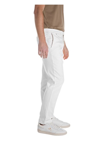 Replay BENNI HYPERFLEX REGULAR FIT CHINO HLAČE U BIJELOJ BOJI M9722E 8366197 - 3