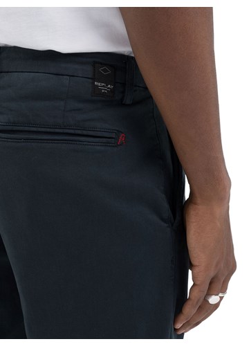 Replay BENNI HYPERFLEX REGULAR FIT CHINO HLAČE U PETROL PLAVOJ BOJI M9722E 8366197 - 5