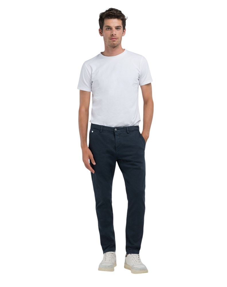 Replay BENNI HYPERFLEX REGULAR FIT CHINO HLAČE U PLAVOJ BOJI M9722E 8366197 - 1