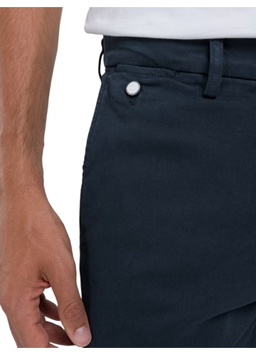 Replay BENNI HYPERFLEX REGULAR FIT CHINO HLAČE U PLAVOJ BOJI M9722E 8366197 - 4