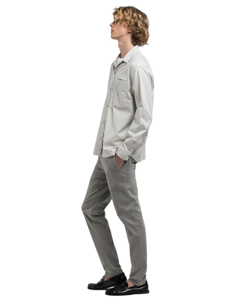 Replay BENNI HYPERFLEX REGULAR FIT CHINO HLAČE U SIVOJ BOJI M9722E 8366197 - 5