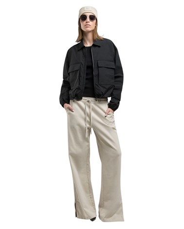 W7896  84910 Replay crna kratka jakna s velikim džepovima Replay crna kratka jakna s velikim džepovima