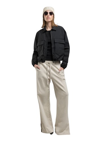 Replay CRNA KRATKA JAKNA S VELIKIM DŽEPOVIMA - 1 Replay CRNA KRATKA JAKNA S VELIKIM DŽEPOVIMA - 1