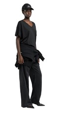 CRNA OVERSIZE MAJICA S V IZREZOM - 1