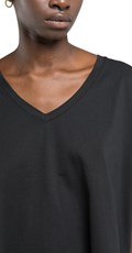 CRNA OVERSIZE MAJICA S V IZREZOM - 5