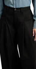 CRNE HLAČE OPUŠTENOG KROJA OD CAVARLY TKANINE - 5
