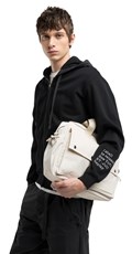 CRNI HOODIE S ISPISOM SLOVA NA RUKAVU - 4