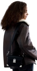CROSSBODY TORBICA S RUČKOM I ZAKOVICAMA - 4