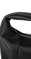 MALA CRNA ŽENSKA HOBO TORBA S ODVOJIVIM LANČIĆEM I METALNIM UKRASOM - 4