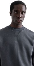 PAMUČNI SWEATSHIRT S IZBLJEDLJELIM EFEKTOM I RELJEFNIM LOGOTIPOM - 5
