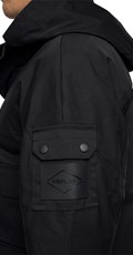Crna jakna s odvojivom unutrašnjom podstavom
