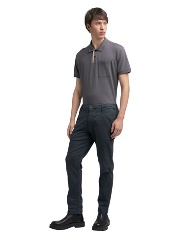 Replay BENNI HYPERFLEX REGULAR FIT CHINO HLAČE U ZELENOJ BOJI M9722E 8366197 - 4