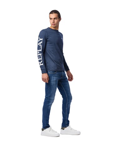 Replay plava majica s maxi natpisom replay na rukavu