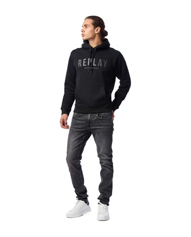 Replay crni hoodie s replay eightyone natpisom