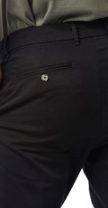 CRNE CHINO HLAČE OD RASTEZLJIVOG GABARDINA - 5
