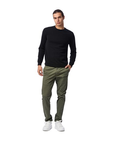 Replay crni pulover s mini logotip vezom na ovratniku