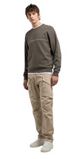 SMEĐI SWEATSHIRT REGULARNOG KROJA S MINI NATPISOM - 1