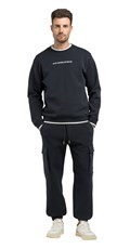 TAMNOPLAVI SWEATSHIRT S IZVEZENIM NATPISOM - 1