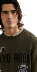 MUŠKI PAMUČNI SWEATER S AMBLEMIMA I NATPISOM - 4